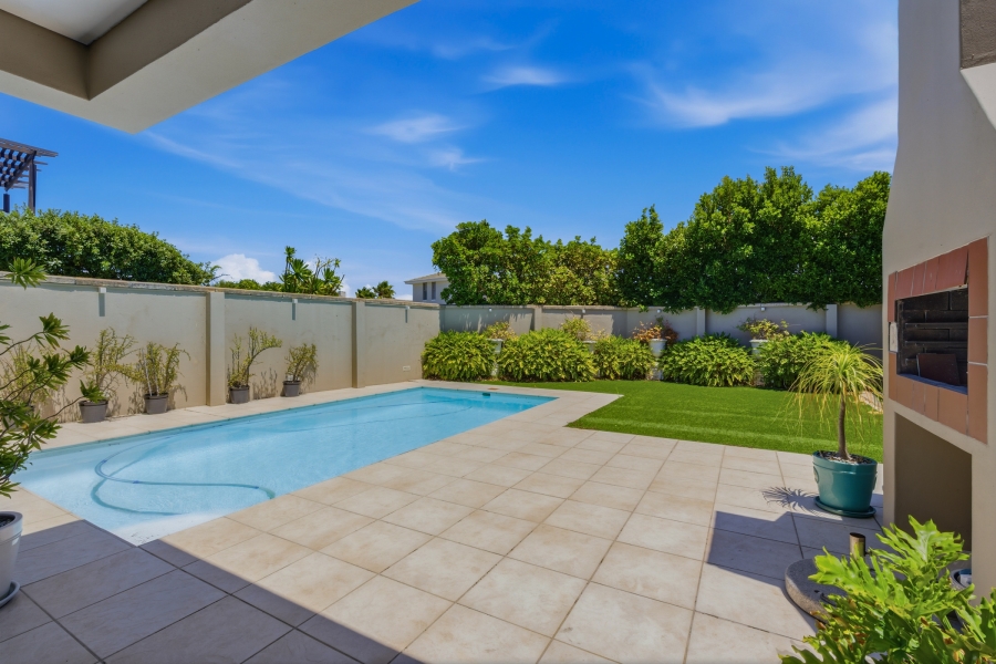 To Let 3 Bedroom Property for Rent in Sunset Links Western Cape